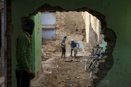 Varanasi's temple corridor destroys old neighbourhood.jpg