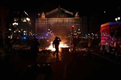 French govt survives no-confidence votes in pension fight.jpg