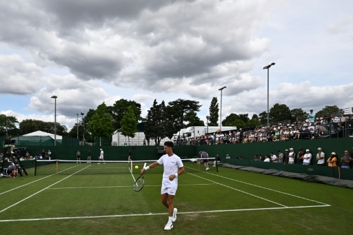 New balls please: Wimbledon hopefuls do battle in qualifying event