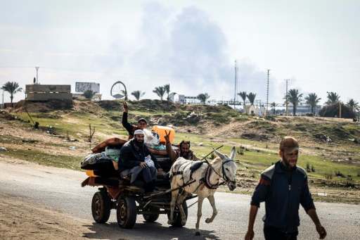 Civilians trapped by fighting in Gaza's south, Hague decision looms