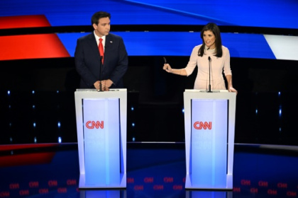 White House hopefuls flub chance to hit Trump in pre-Iowa debate.jpg