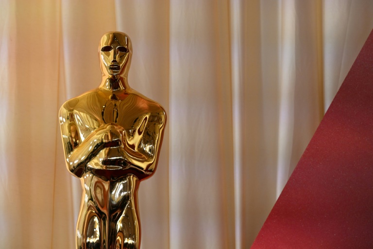 Oscar voters required to view all films before casting ballots