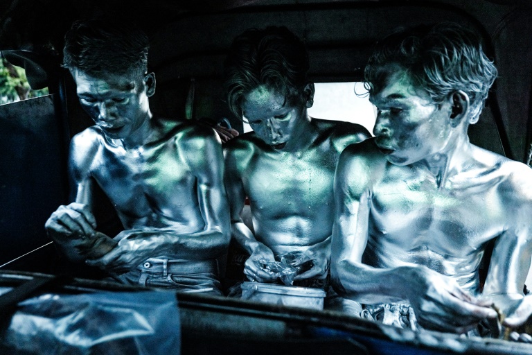 Indonesia's silvermen beg to make ends meet