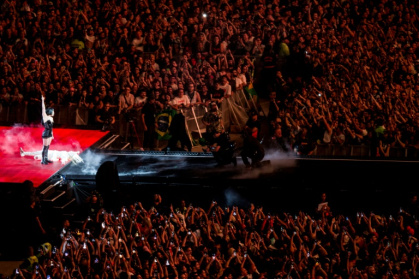 US pop star Lady Gaga performs during her concert at Copacabana Beach in Rio de Janeiro - Daniel RAMALHO (AFP)