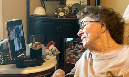 Renee Guette, a WWII concentration camp survivor, talks online with Andree Dupont, an old friend from the French resistance who was imprisoned with her - Gianrigo MARLETTA (AFP)