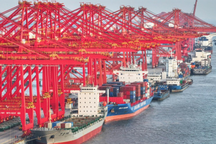 Under Monday's deal, the United States agreed to lower its tariffs on Chinese goods to 30 percent while China will reduce its own to 10 percent -- down by over 100 percentage points - STR (AFP)