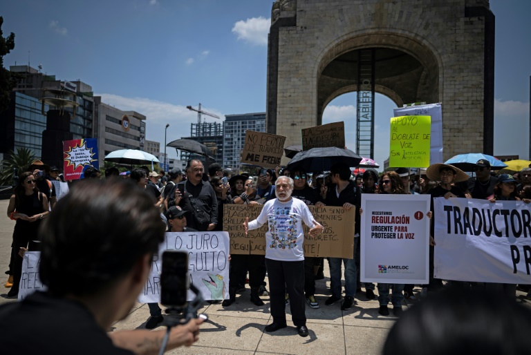 Mexican voice actors demand regulation on AI voice cloning