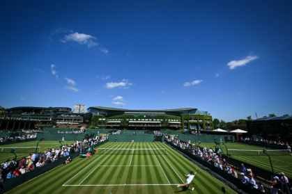 The sun beats down on the first day of the 2025 Wimbledon Championships in London - Kirill KUDRYAVTSEV (AFP)