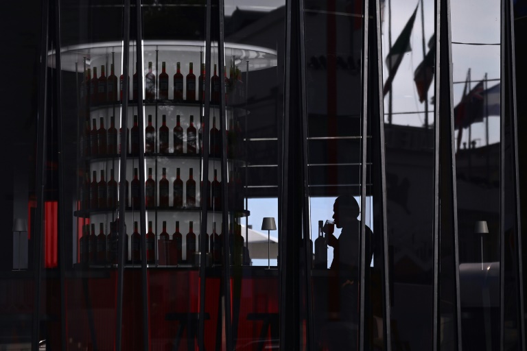 AI-powered meet-up apps fight loneliness