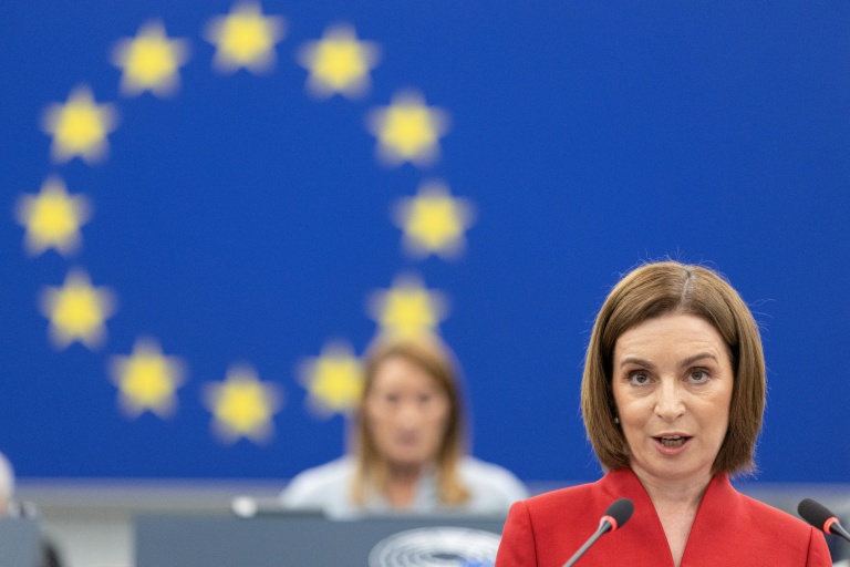 Moldovan voters face crossroads between Russia and EU