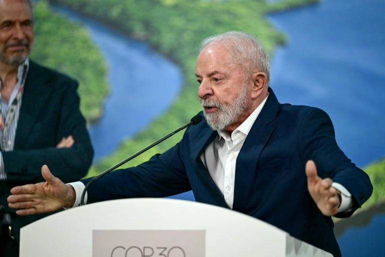 Lula pushes fossil fuel 'roadmap' back to center of COP30