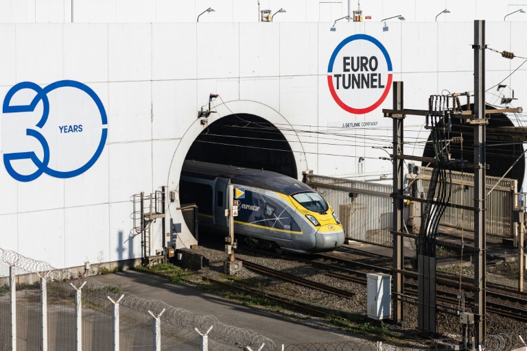 Eurostar says full service to resume after power glitch sparks travel chaos