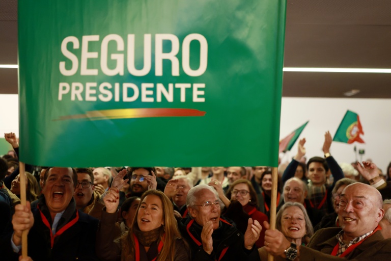 Socialist to face far-right candidate for Portugal's presidency