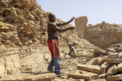 Labourers at a quarry outside Mandera town where the highest infection rates of the parasitic disease Kala-Azar have been recorded - Tony KARUMBA (AFP)
