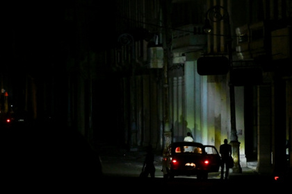 A blackout on March 4 in Havana, where extended power outages are increasingly commonplace - Yamil LAGE (AFP)