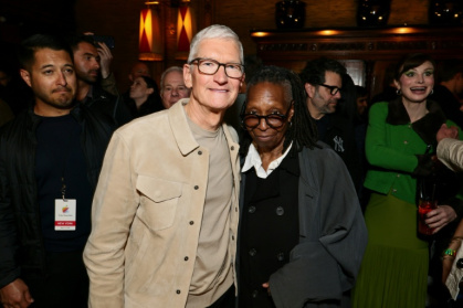 Apple's Tim Cook (L) will take over as chairman of the board after he cedes the CEO position at the storied technology company - Theo Wargo (AFP)