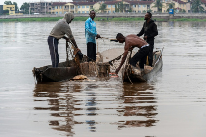 For some fishermen on the Congo River, selling the plastic they trawl from the water has become more profitable than fishing - Hardy BOPE (AFP)