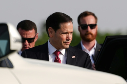 US Secretary of State Marco Rubio prepares to board his plane in Jaipur on May 26 - Julia Demaree Nikhinson (AFP)