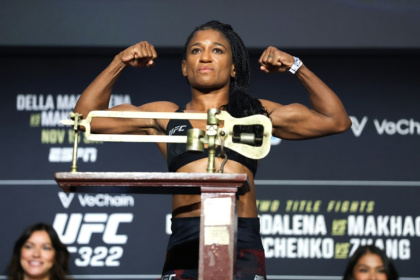 Angela Hill poses on the scales at Madison Square Garden in November - Ishika Samant (AFP)