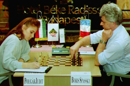 Judit Polgar, then 17, playing against former world chess champion Boris Spassky - Attila KISBENEDEK (AFP)