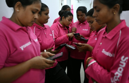 Platforms such as Snabbit, Pronto and Urban Company function much like ride-hailing apps -- workers receive bookings online, travel to assigned homes and clock in on their phones - Idrees MOHAMMED (AFP)