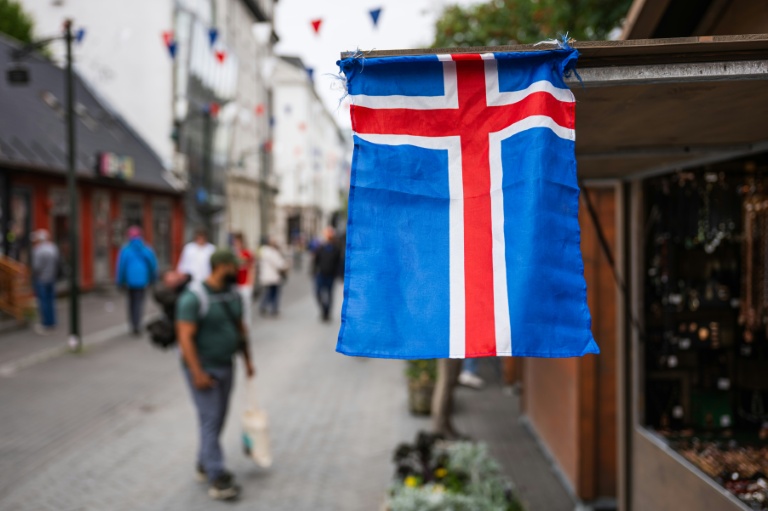 Iceland to vote on resuming EU talks in close referendum