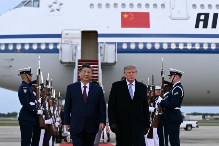 Xi arrives in US to personal Trump welcome
